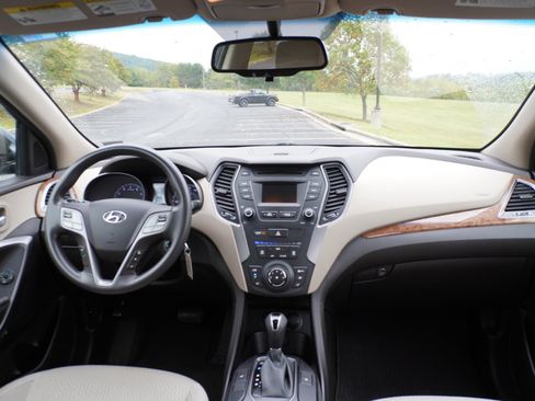 Used 2015 Hyundai Santa Fe GLS image 22