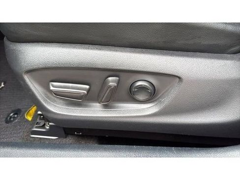 Used 2022 Toyota Camry SE FWD image 12