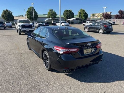 Used 2020 Toyota Camry XSE image 7