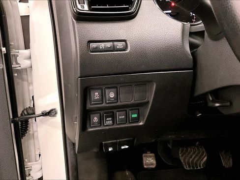 Used 2022 Nissan Rogue Sport SV AWD/4WD image 15
