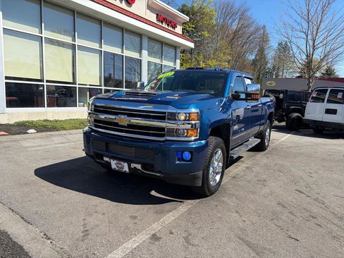 Used 2019 Chevrolet Silverado 2500 High Country w/ Duramax Plus Package AWD/4WD image 2