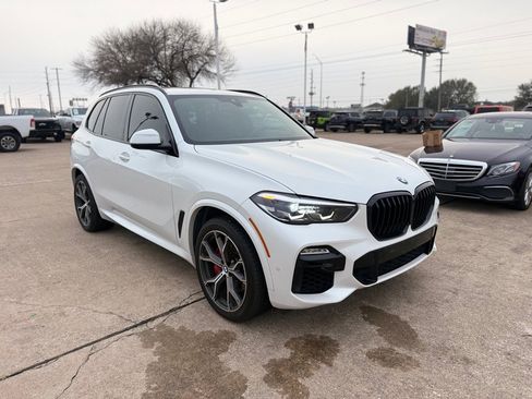 Used 2021 BMW X5 xDrive40i w/ M Sport Package image 3