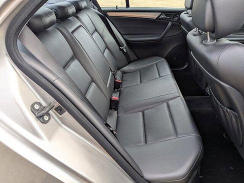 Used 2006 Mercedes-Benz C 230 Sedan image 32