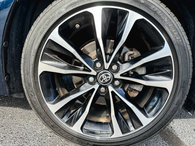 Used 2018 Toyota Corolla SE FWD image 11