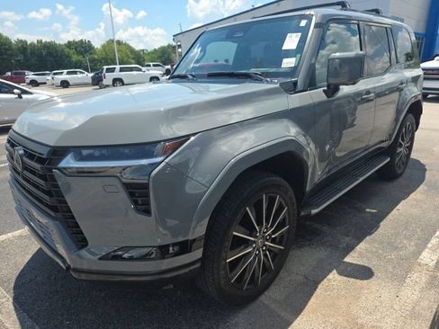 Used 2024 Lexus GX 550 w/ Accessory Package (2T) AWD/4WD image 5
