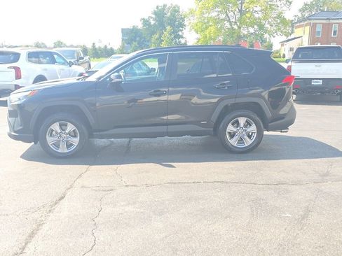 Used 2025 Toyota RAV4 XLE AWD/4WD image 4