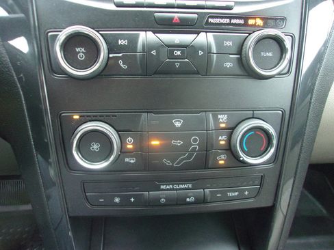 Used 2018 Ford Explorer 4WD image 23