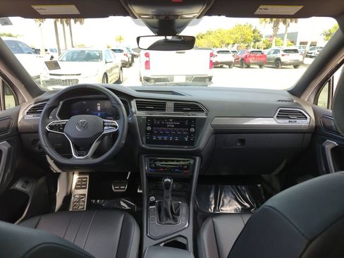 Used 2024 Volkswagen Tiguan SE R-Line FWD image 21