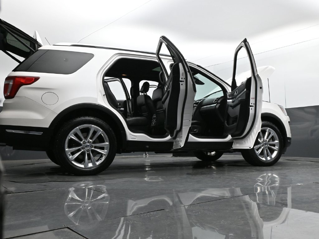 Certified 2018 Ford Explorer Limited w/ Equipment Group 301A AWD/4WD image 32