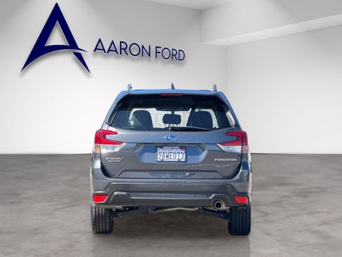 Used 2022 Subaru Forester Limited AWD/4WD image 5