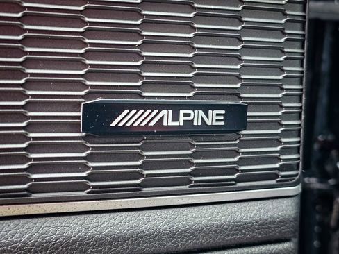 Used 2023 Jeep Grand Cherokee Limited w/ Black Appearance Package image 16