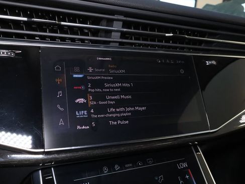 Used 2022 Audi Q7 3.0T Premium Plus w/ Premium Plus Package AWD/4WD image 29