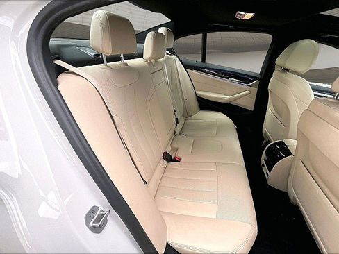 Used 2023 BMW 530i RWD image 23