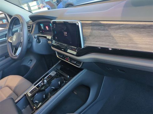 New 2026 Volkswagen Atlas SEL image 38