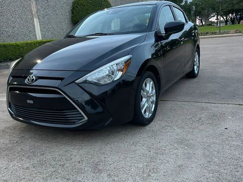 Used 2017 Toyota Yaris iA image 1