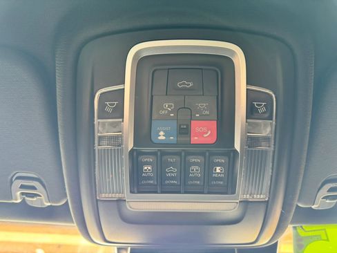 Used 2019 RAM 1500 Limited AWD/4WD image 18