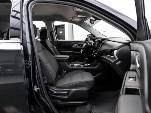 Used 2019 Chevrolet Traverse LT image 34