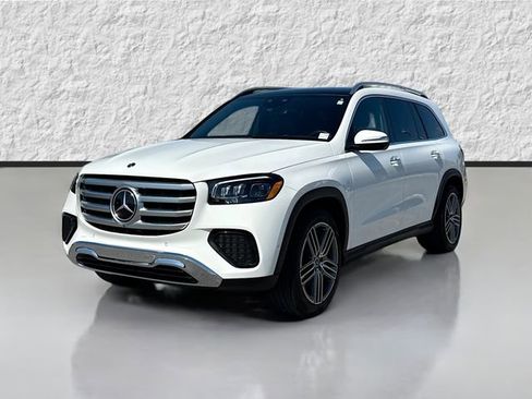 Used 2025 Mercedes-Benz GLS 450 4MATIC image 7