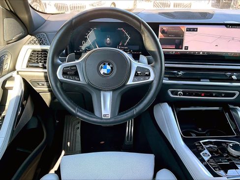 Certified 2025 BMW X6 xDrive40i w/ Executive Package image 5
