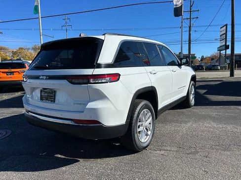 New 2025 Jeep Grand Cherokee 4WD image 3