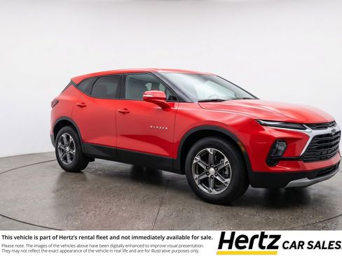 Used 2025 Chevrolet Blazer LT image 1