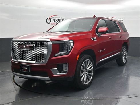 Used 2021 GMC Yukon Denali w/ Denali Premium Package image 3
