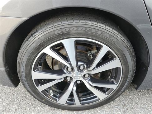 Used 2016 Nissan Maxima Platinum image 24