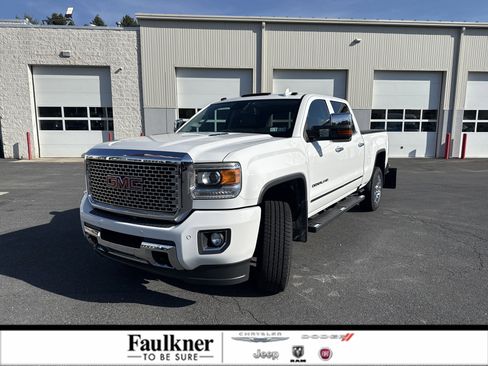 Used 2016 GMC Sierra 2500 Denali w/ Duramax Plus Package AWD/4WD image 1