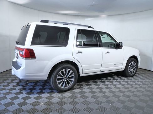 Used 2016 Lincoln Navigator Select AWD/4WD image 9