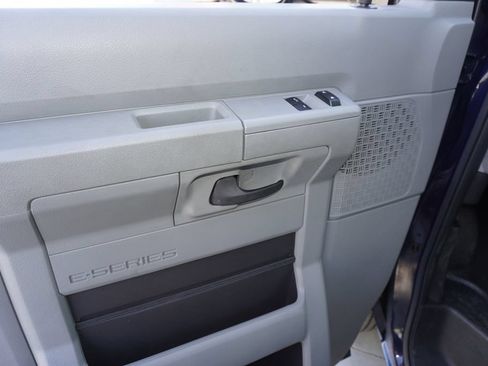 Used 2024 Ford E-450 and Econoline 450 Super Duty w/ Power Windows & Locks Group RWD image 12