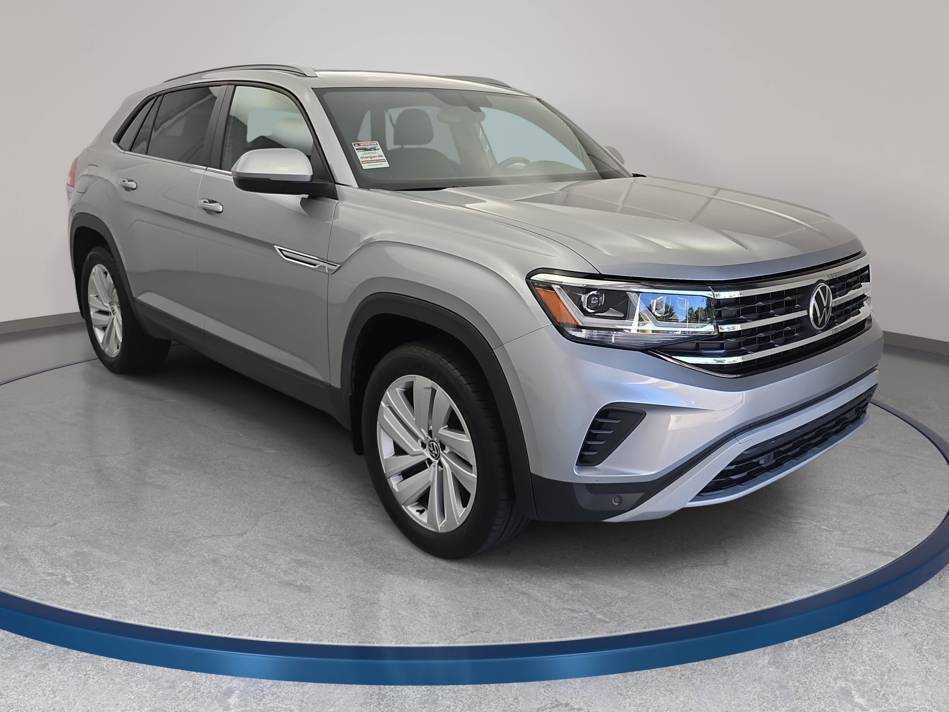 Used 2020 Volkswagen Atlas Cross Sport SE w/ Panoramic Sunroof Package FWD image 3