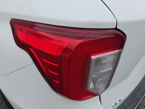 Used 2021 Ford Explorer XLT w/ Equipment Group 202A image 37