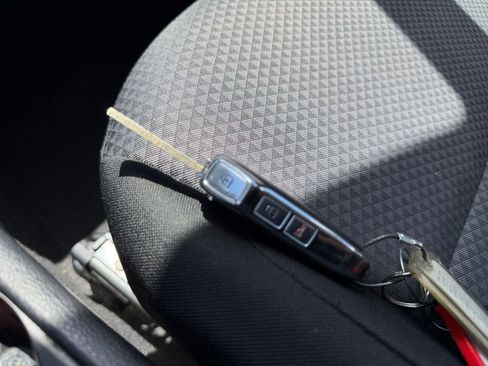 Used 2025 Kia Soul LX w/ LX Technology Package FWD image 18