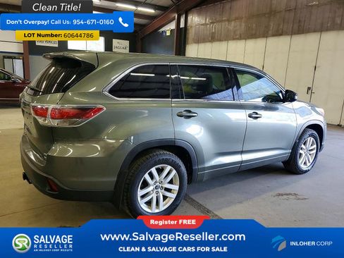 Used 2016 Toyota Highlander LE AWD/4WD image 4