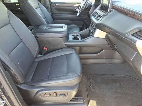 Used 2022 Chevrolet Tahoe Z71 w/ Luxury Package image 15