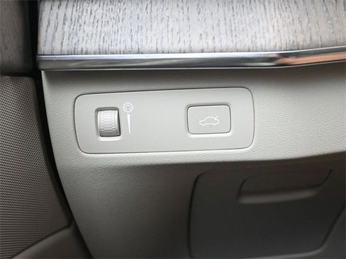 Used 2022 Volvo XC90 T6 Inscription w/ Advanced Package image 30