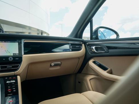 New 2025 Porsche Macan image 26
