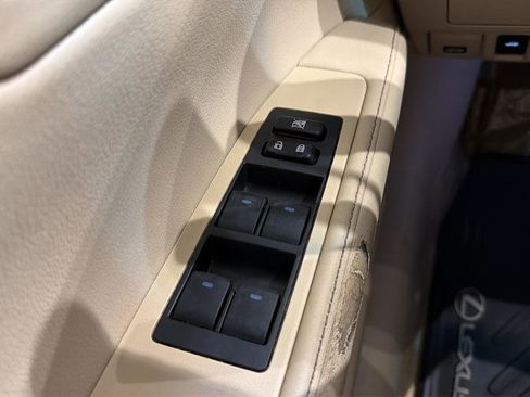 Used 2013 Lexus ES 350 w/ Premium Pkg image 19