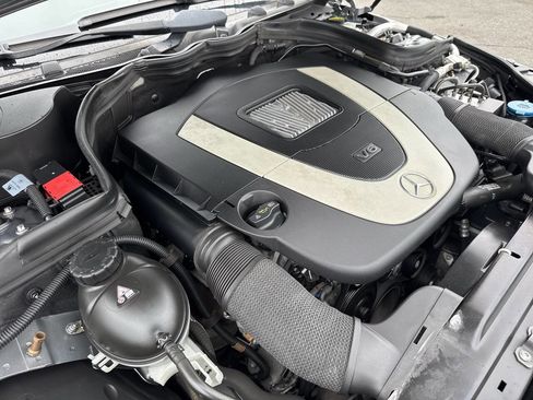 Used 2011 Mercedes-Benz C 300 Sedan image 15