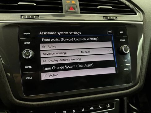Used 2020 Volkswagen Tiguan SE w/ Panoramic Sunroof Package AWD/4WD image 18