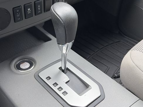 Used 2020 Nissan Frontier SV RWD image 7