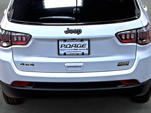 New 2026 Jeep Compass Latitude image 11