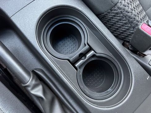 Used 2009 Nissan Frontier SE w/ SE Value Truck Pkg image 19