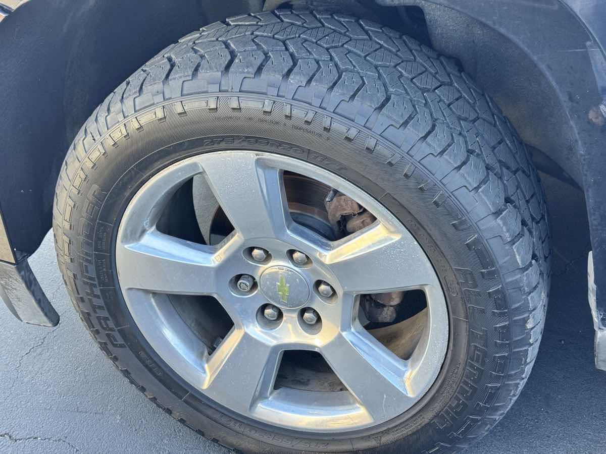 Used 2015 Chevrolet Suburban LT AWD/4WD image 23