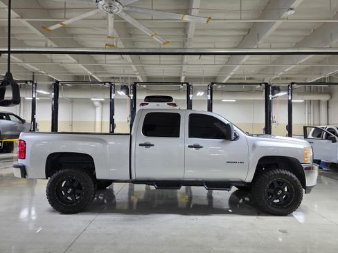 Used 2014 Chevrolet Silverado 2500 LT w/ Interior Plus Package image 8