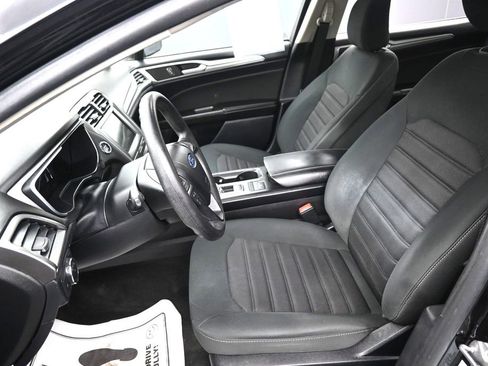 Used 2020 Ford Fusion SE FWD image 13