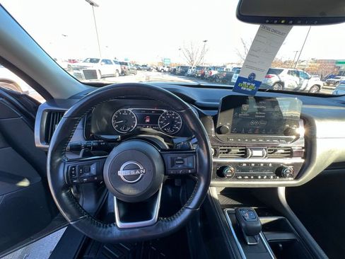 Used 2022 Nissan Pathfinder SL image 40