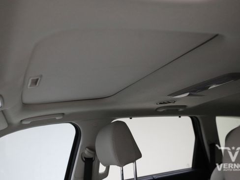 Used 2024 Kia Telluride EX w/ EX Captain's Chair Package FWD image 14
