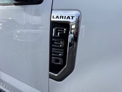 Used 2019 Ford F350 Lariat w/ Camper Package image 10