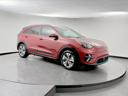Used 2022 Kia Niro EX w/ Cold Weather Package FWD image 11